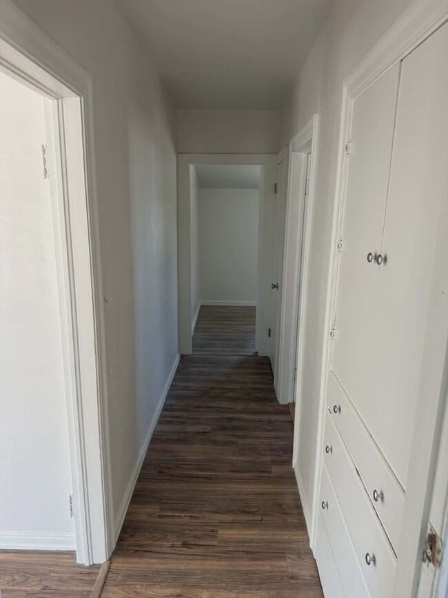 Building Photo - Newly remodel 2 Bedroom on Large lot
