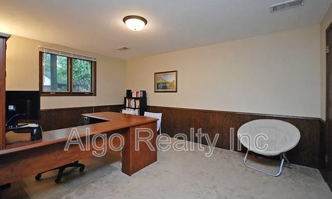 Building Photo - 7268 Sunnyslope Dr