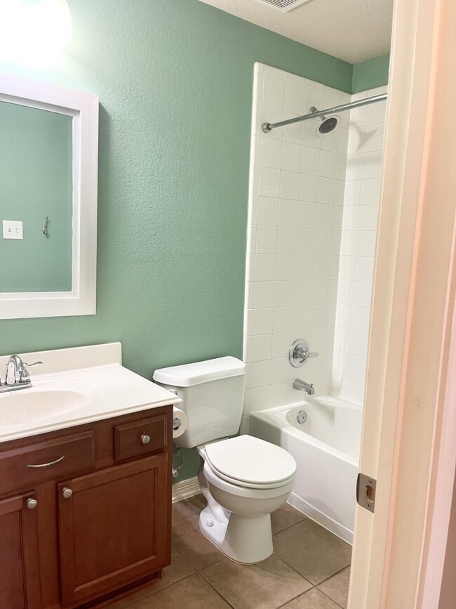 Building Photo - 11122 Barker Park Ct