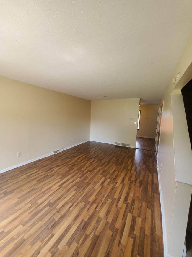 Building Photo - 2307 Echo Valley Dr