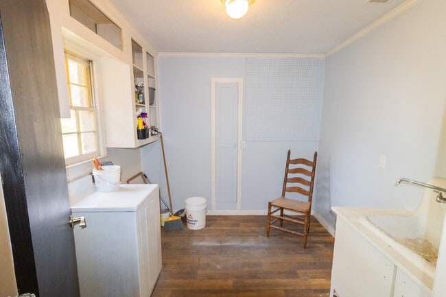 Building Photo - 6513 Rocky Ford Rd