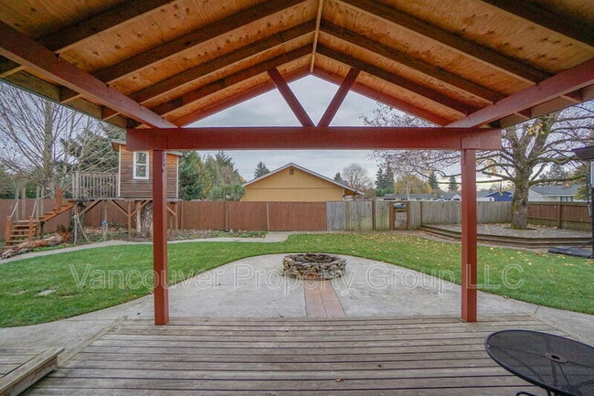 Building Photo - 3211 NE 62nd Ave