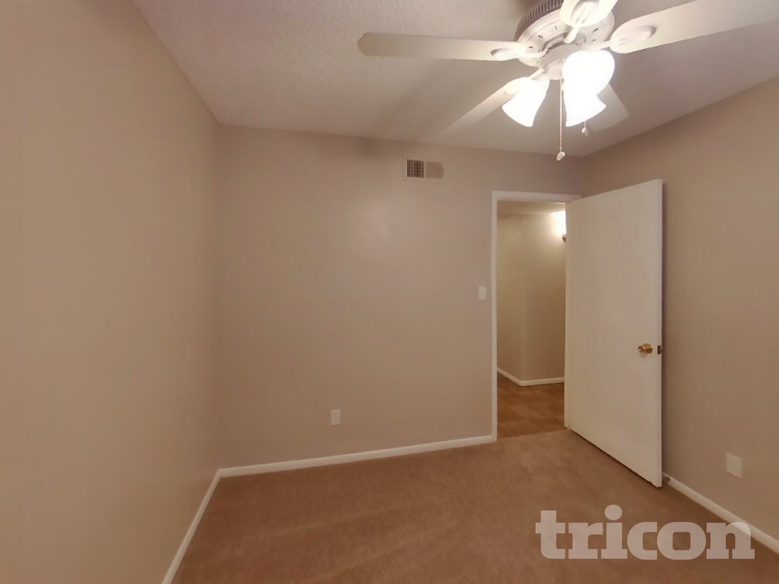 Building Photo - 1550 E Kramer St