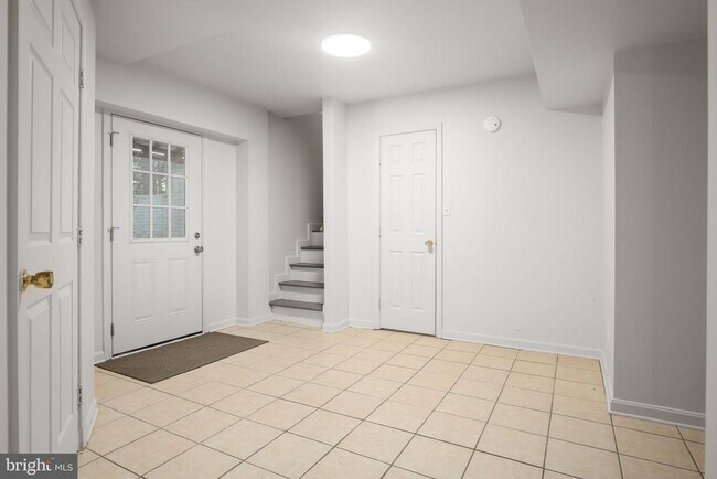 Building Photo - 6065 Eagles Nest Ln