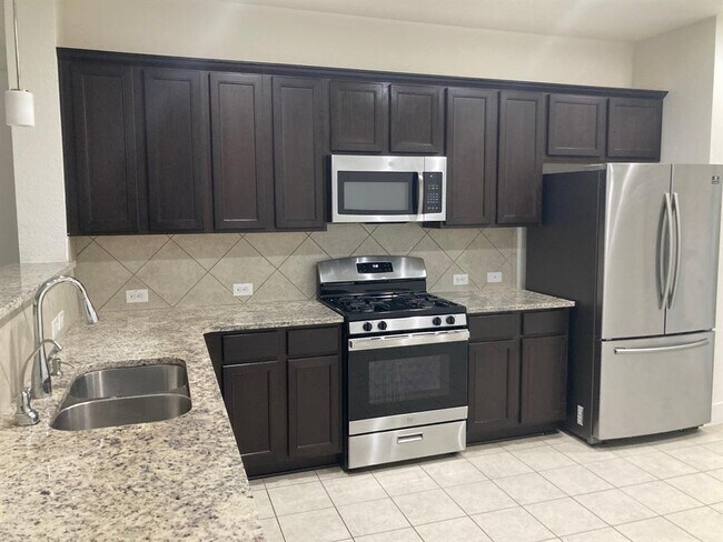 Building Photo - 12410 Maypole Bend