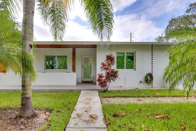 Building Photo - 6174 SW 64th Terrace