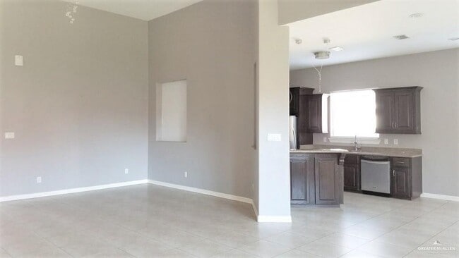 Building Photo - 13 Carianna Ave