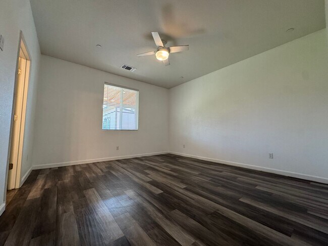 Building Photo - 2469 S Rogers Ln