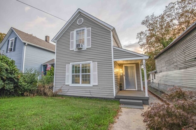 Primary Photo - 207 N C St