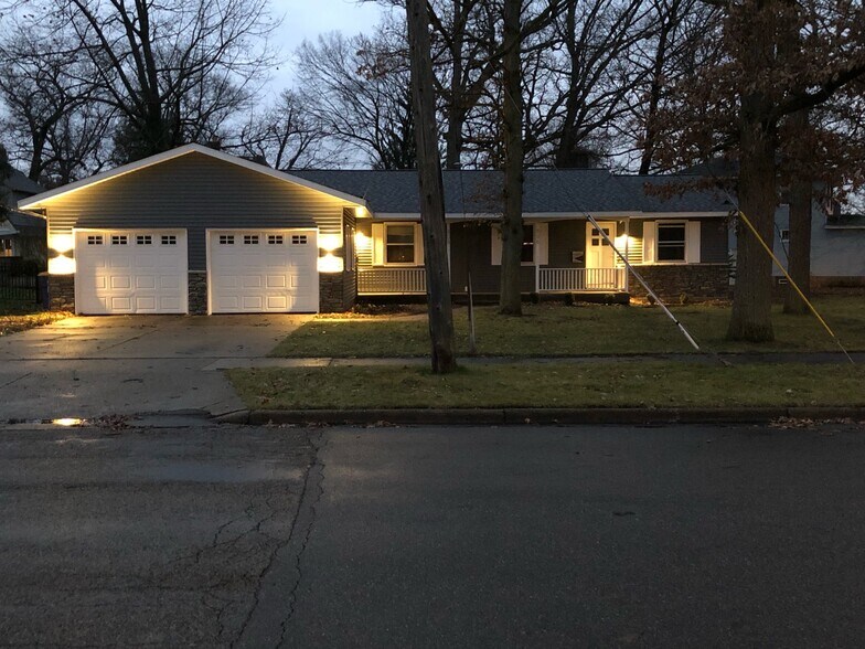 Primary Photo - 806 Northlawn St NE