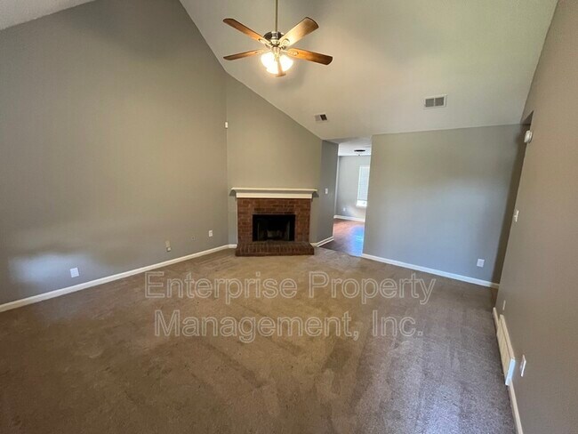 Building Photo - 8452 Creek Front Dr