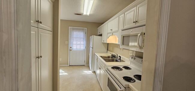 Building Photo - 112 Brandimere Drive