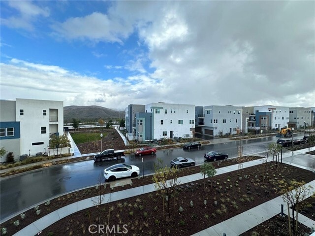 Building Photo - 206 Sash