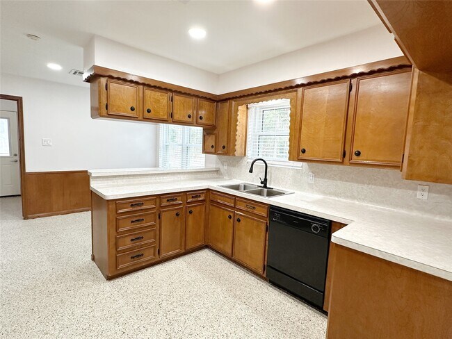 Building Photo - 24342 Webb St