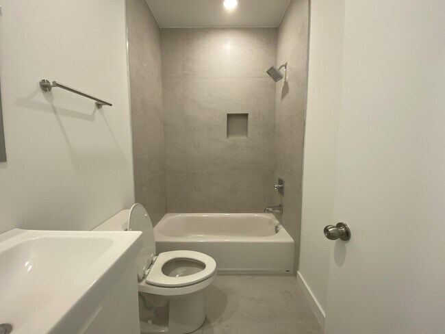 Building Photo - 317 N 41st St