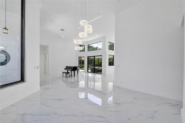 Building Photo - 410 Sabal Way