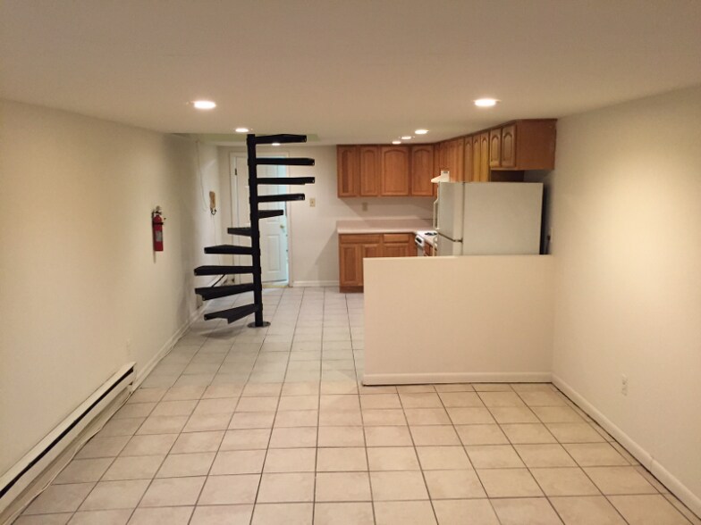 Building Photo - 1915 Green St