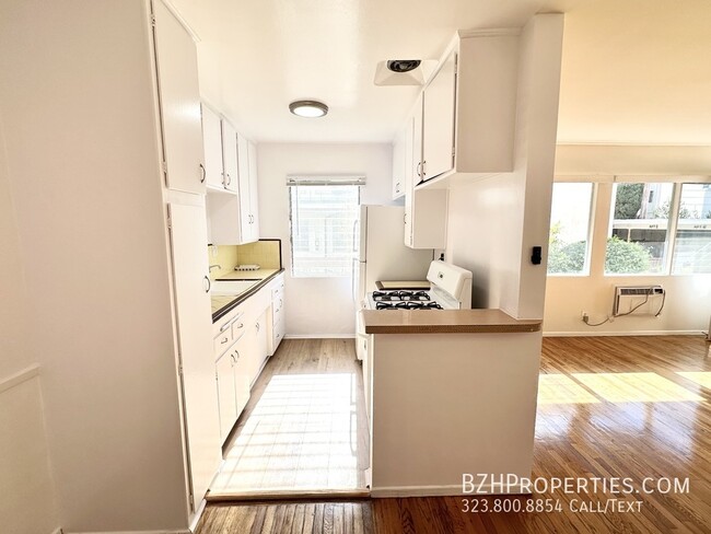 Building Photo - Updated Charming 1Bedroom 1Bathroom In Pri...