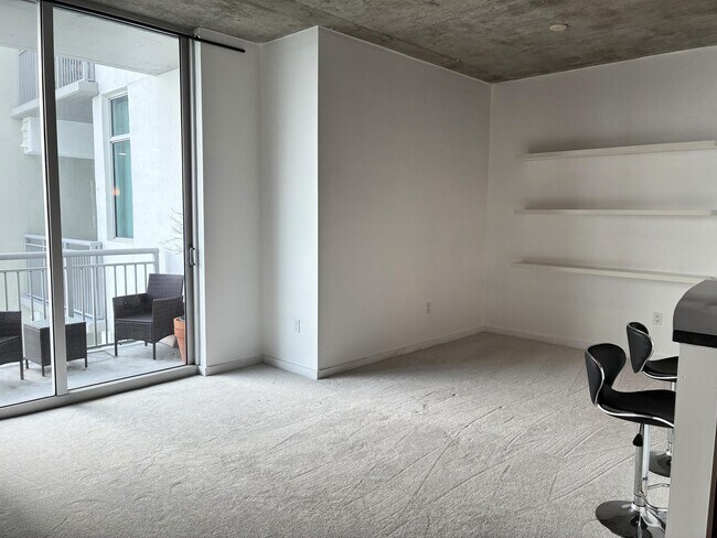 Building Photo - 300 S Australian Ave