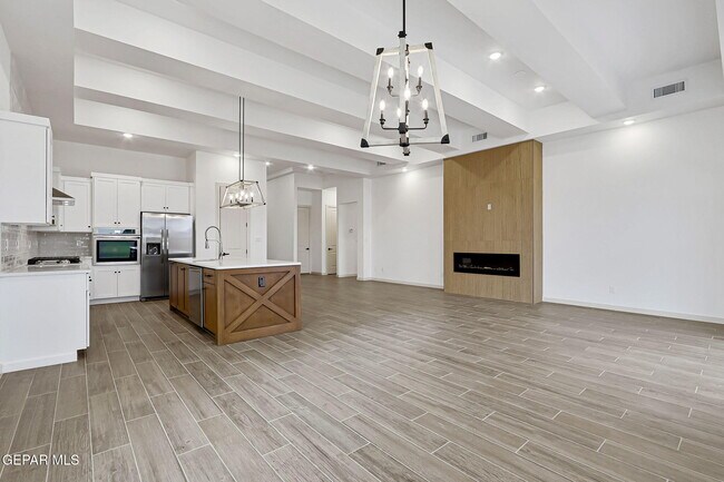 Building Photo - 972 Aqueduct Ave
