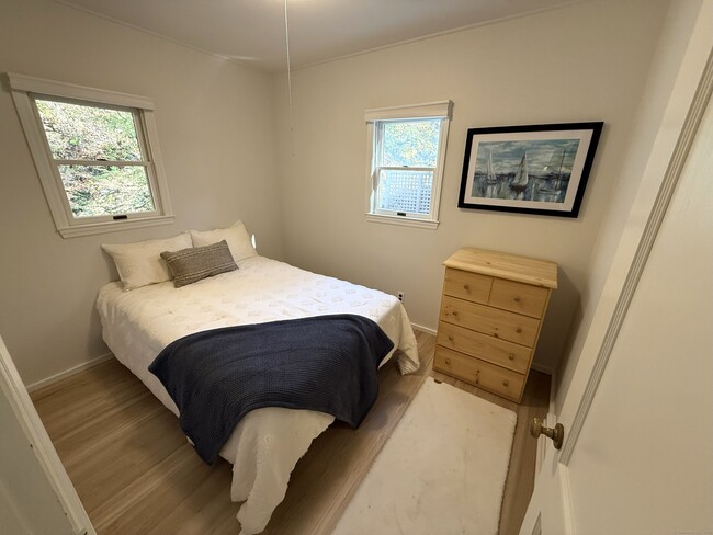 Building Photo - 11 Bogus Hill Rd