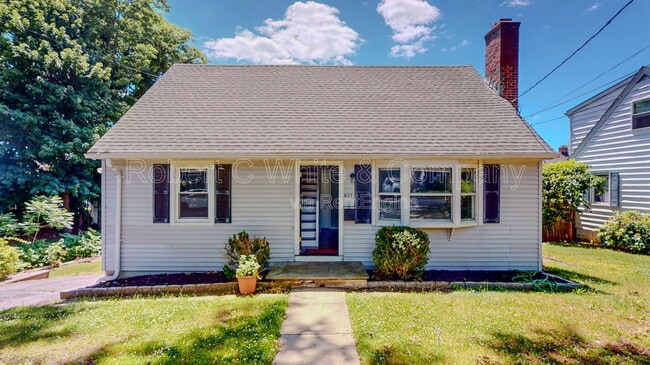 Building Photo - 677 Garfield Ave
