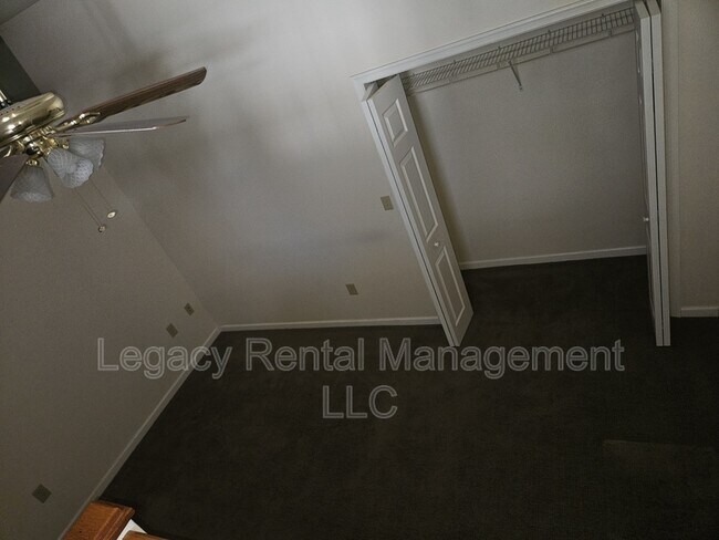 Building Photo - 283 E Main St