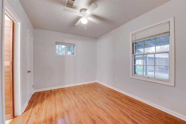 Building Photo - 4310 E Toliver St