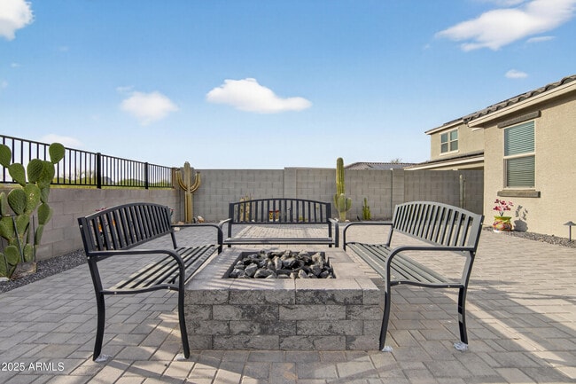 Building Photo - 17763 W Granite View Dr