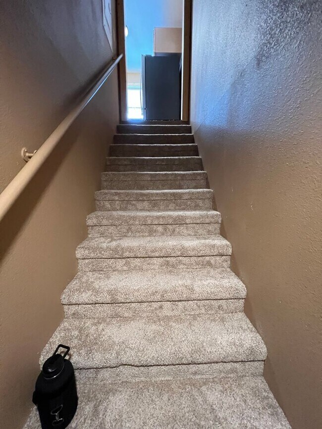 Building Photo - 624 N 3rd St