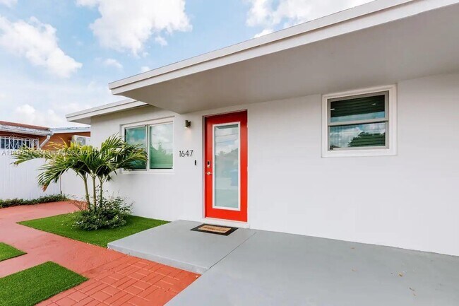 Building Photo - 1647 NW 29th Ave