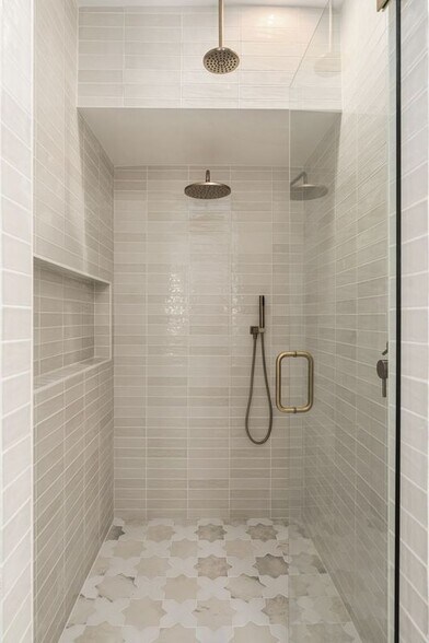 Building Photo - 909 Cheatham Pl