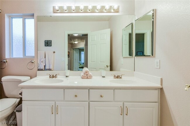 Building Photo - 10852 Fishers Island St