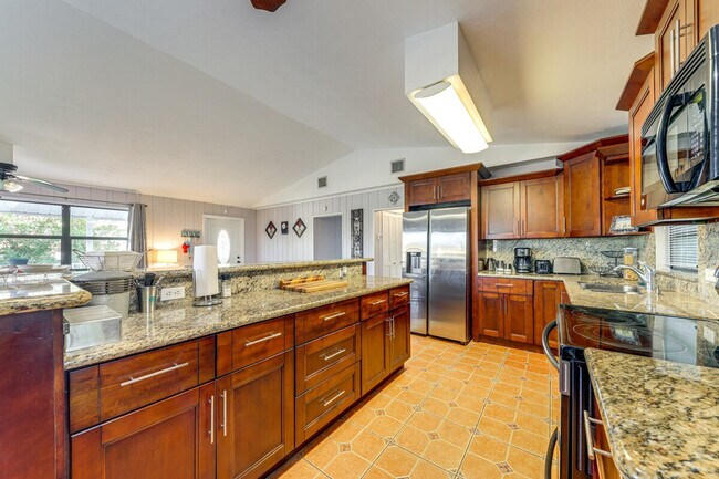 Building Photo - 29179 Rose Dr