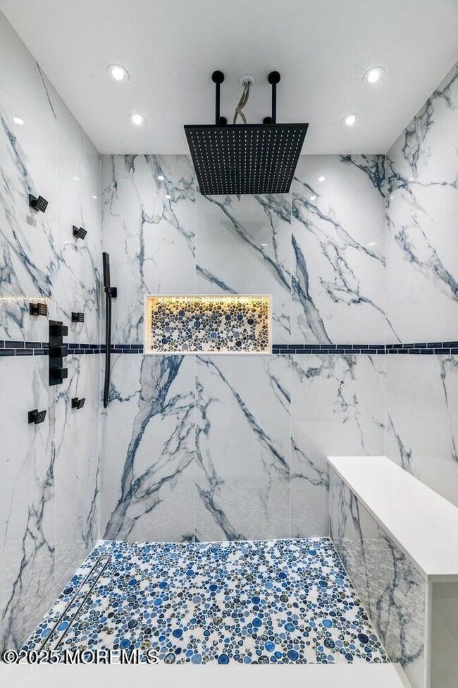 Building Photo - 385 Aldo Dr