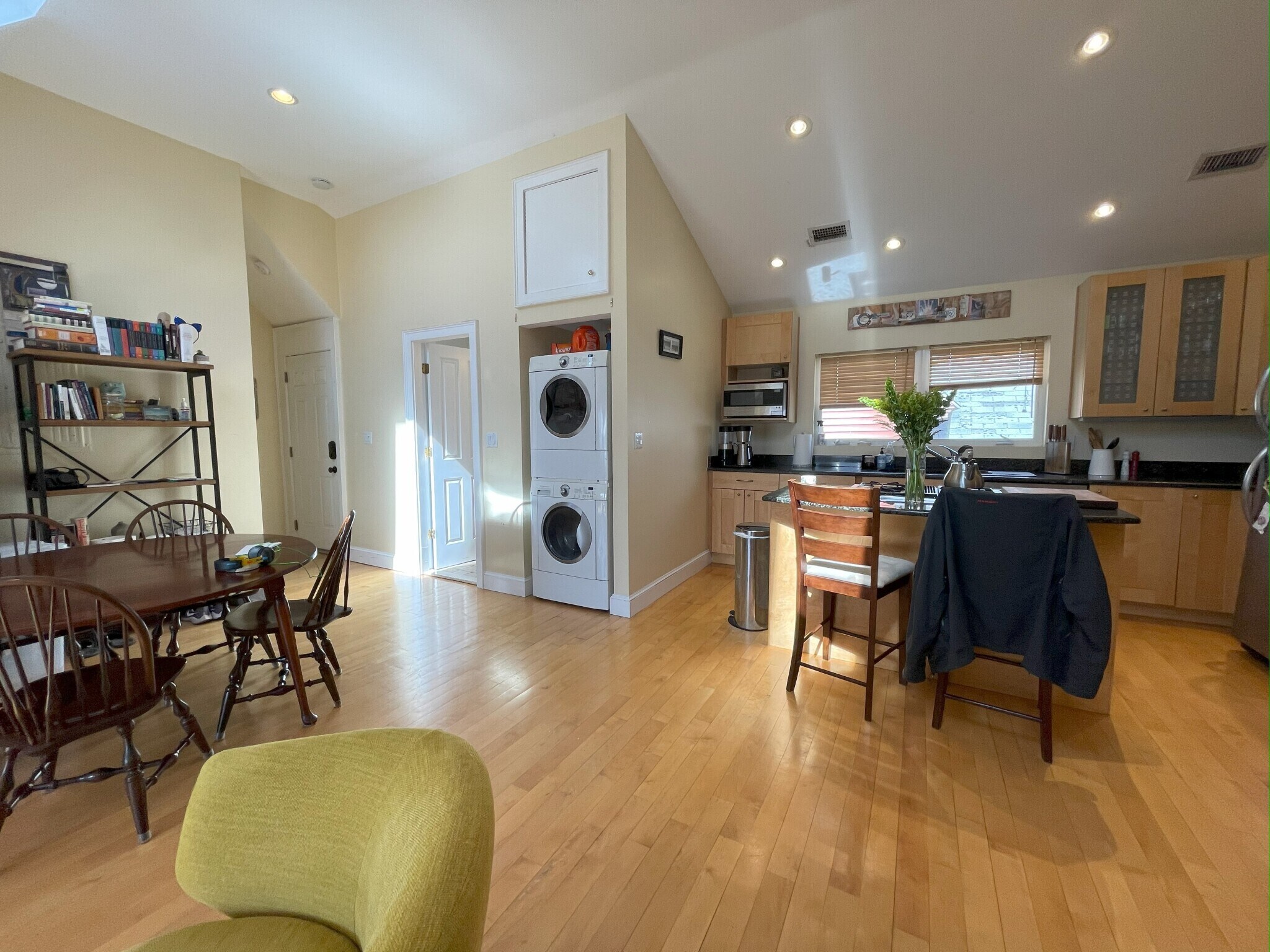 Building Photo - 19 Chandler St