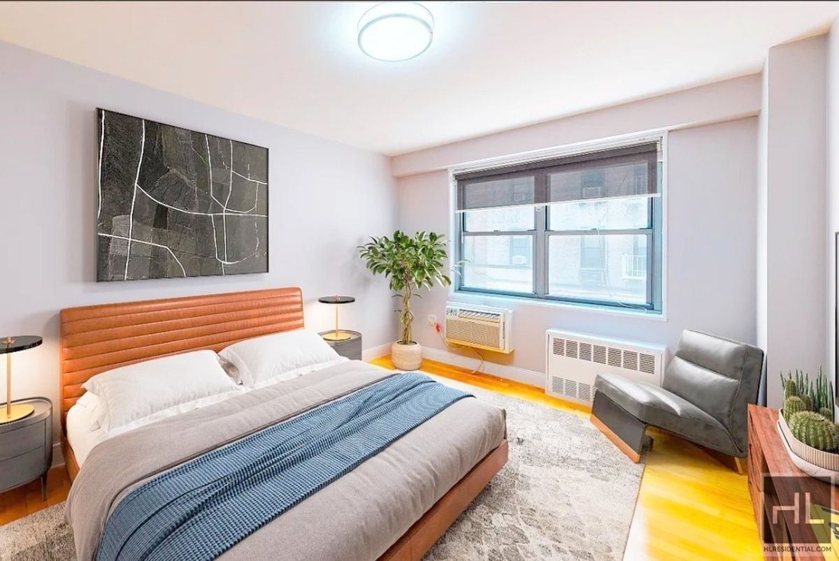 Building Photo - 1 bedroom 1 bathroom with washer and dryer West 97th Street