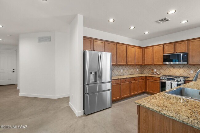 Building Photo - 2256 E Stone Stable Dr
