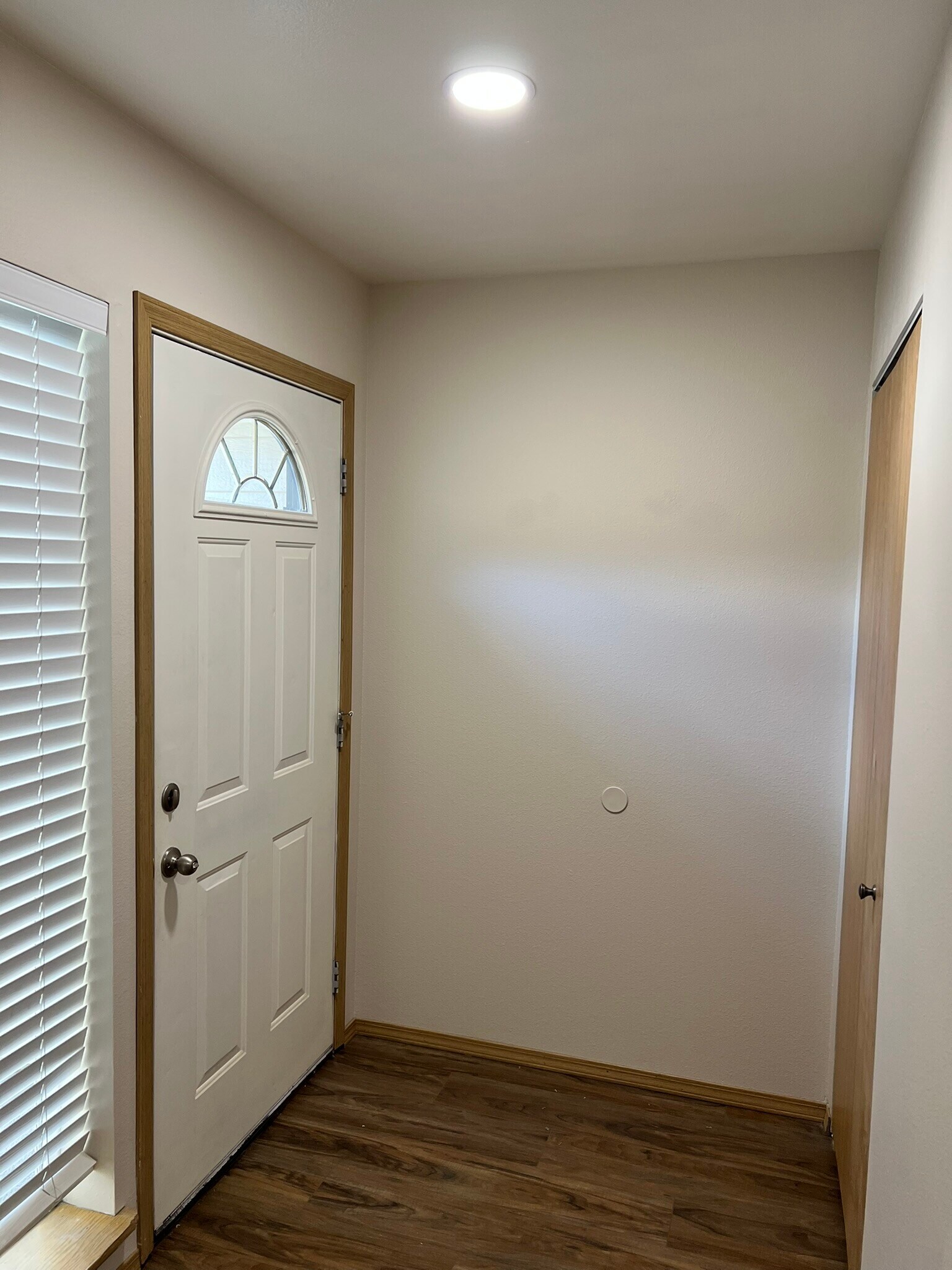 Building Photo - 5473 Glenridge Way