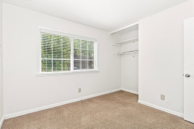 Building Photo - 7205 Dedrick Ct