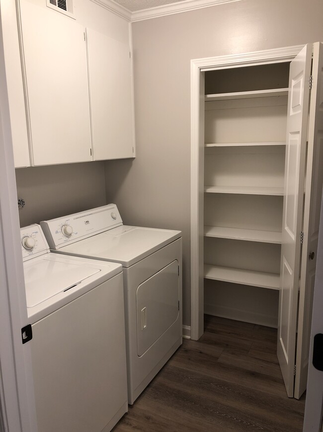 laundry room (washer and dryer included) - 313 Grace St