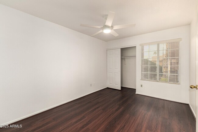 Building Photo - 15221 N 87th Dr