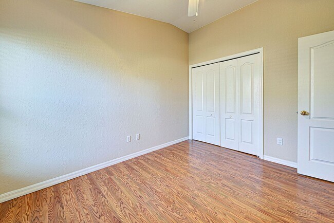 Building Photo - 2134 Boxwood St