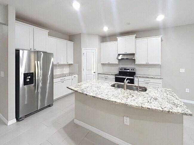 Building Photo - 12657 Promenade Estates Blvd
