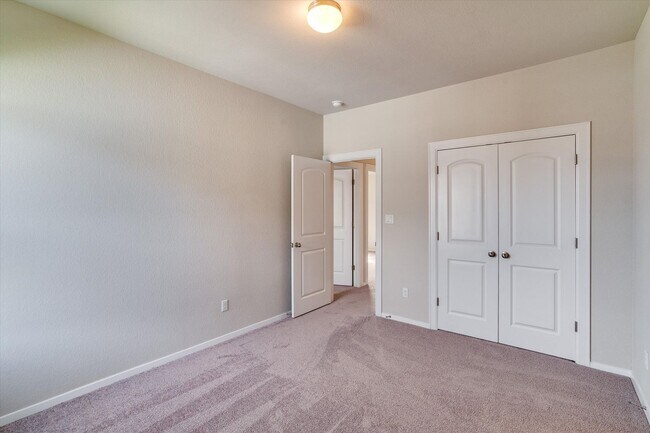 Building Photo - 123 White Dunes Dr