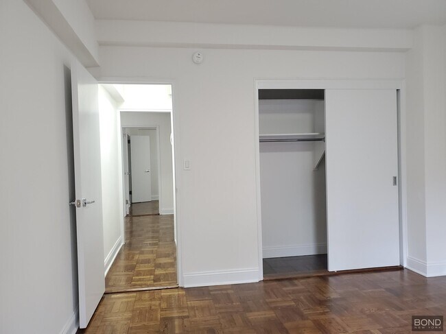 Building Photo - 219 E 69th St