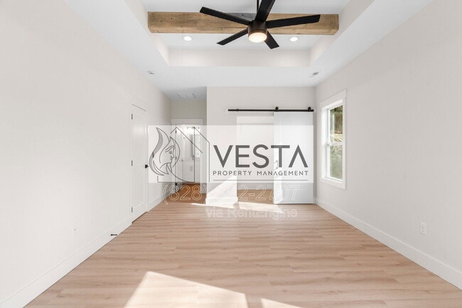 Building Photo - 11 Apple Meadow Ln