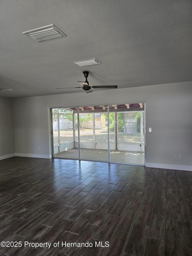 Building Photo - 1049 Barlow Ct