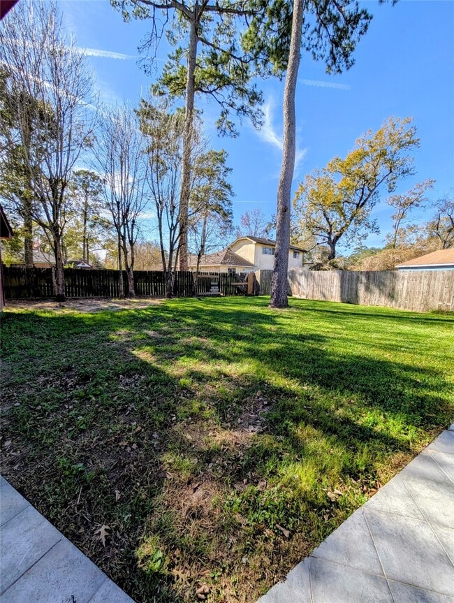 Building Photo - 807 Poppets Way