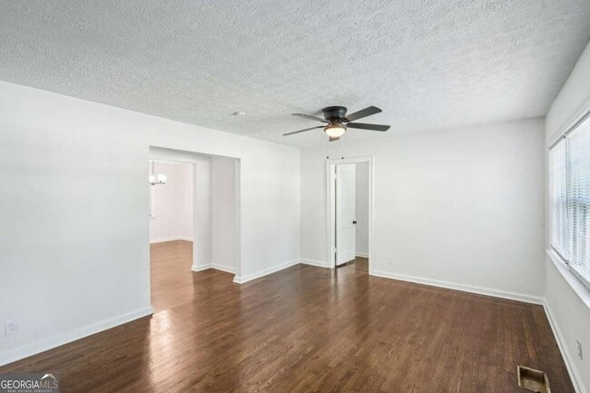 Building Photo - 125 Chappell Rd SW